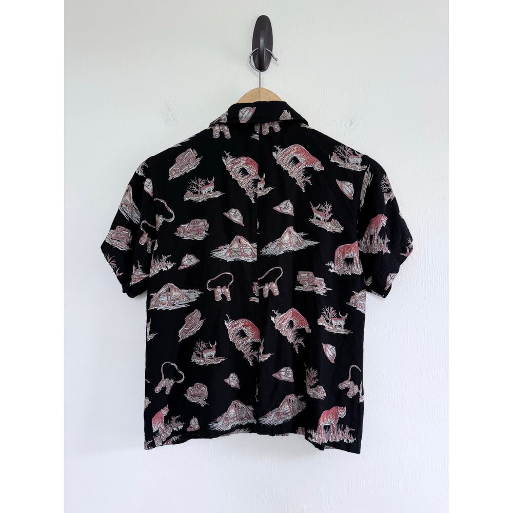 BRITISH KHAKI vintage black 100% rayon safari print short sleeve top shirt - Picture 3 of 6